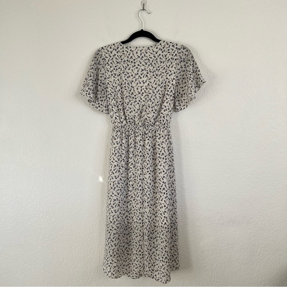 Sienna Sky Size Medium White Blue Floral Faux Wrap Short Sleeve Midi Dress - Picture 2 of 11
